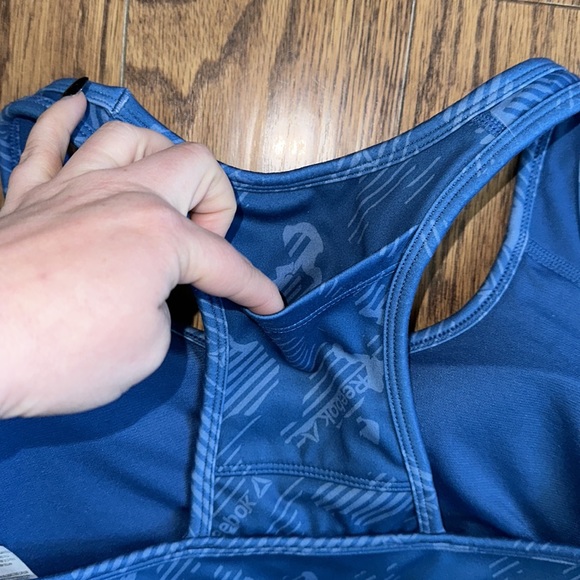 Women’s Reebok sports bra size M medium yoga stretch comfy running athletic pad - Picture 5 of 10